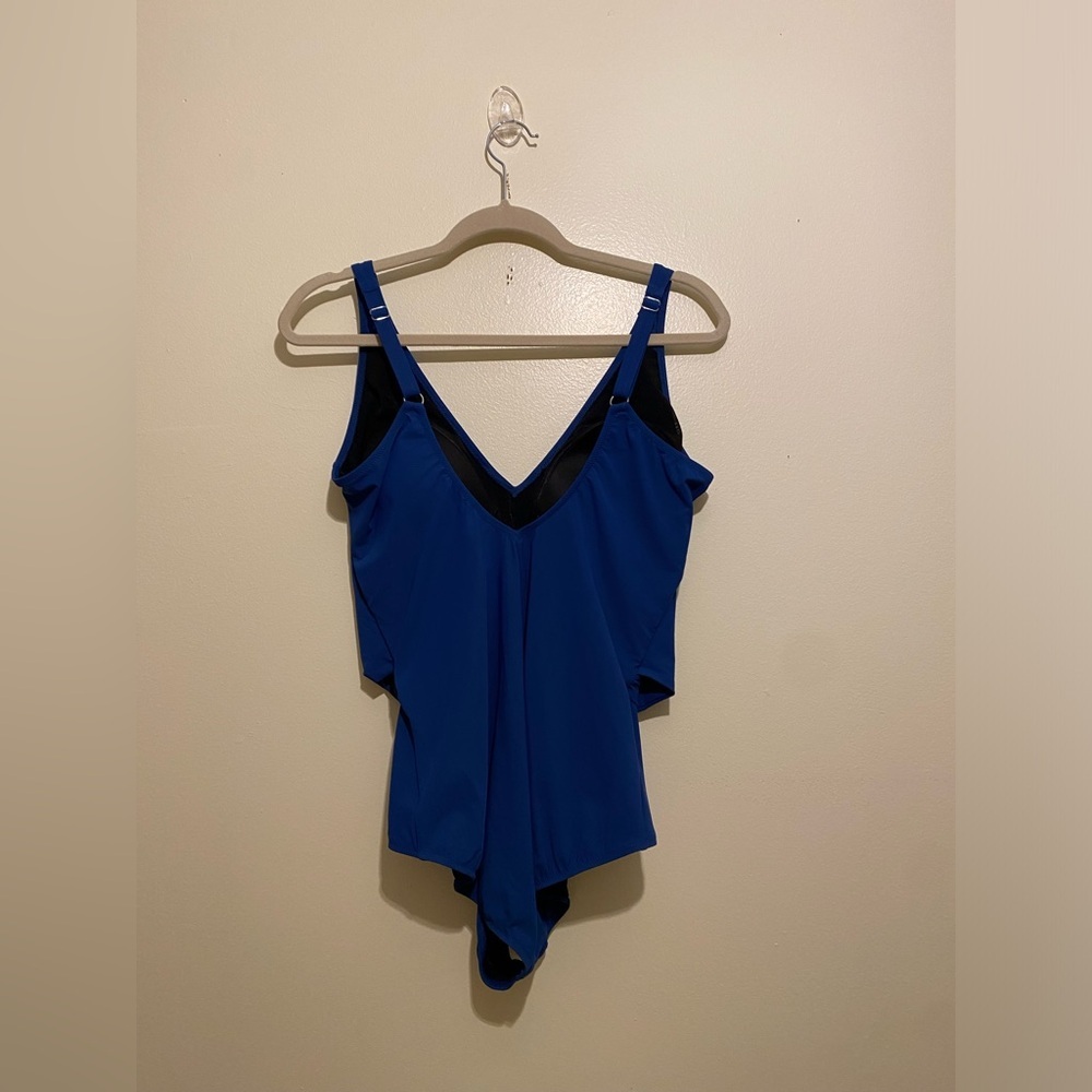 PROFILE BY Gottex One Piece Swimwear. Size 16 - Picture 2 of 7